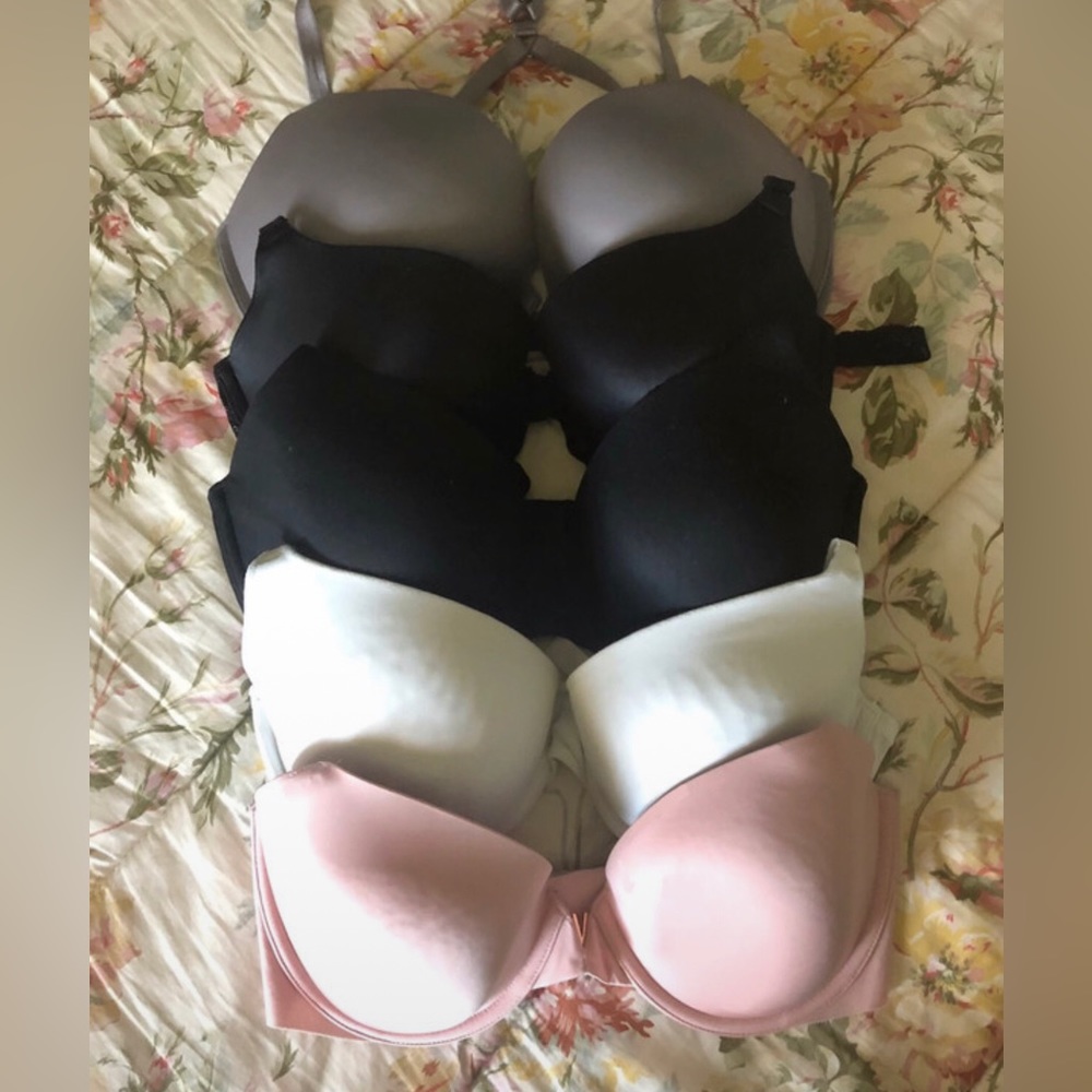 Woman’s Victoria Secret Bra Bundle